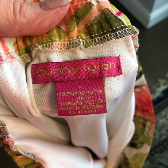 Asymmetrical Floral skirt - Picture 5 of 7